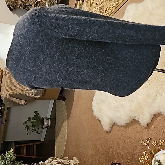 Pursuits, Itd. Top - Picture 6 of 12